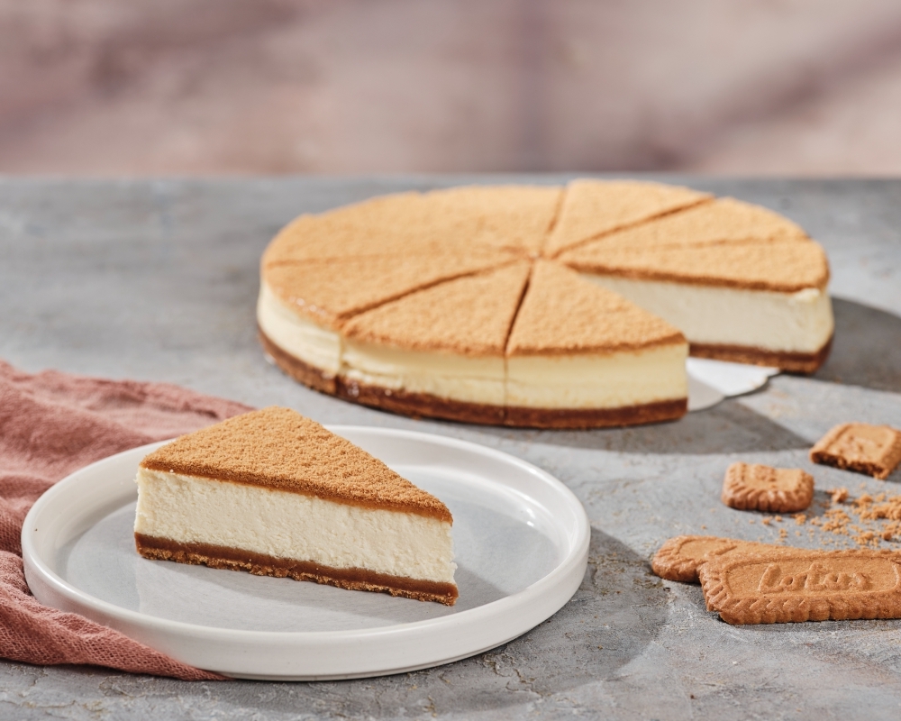 Özel lotus bisküvisi ile yapılan tabanı ve fırınlanmış cheesecake kremasının buluştuğu eşsiz lezzet.
